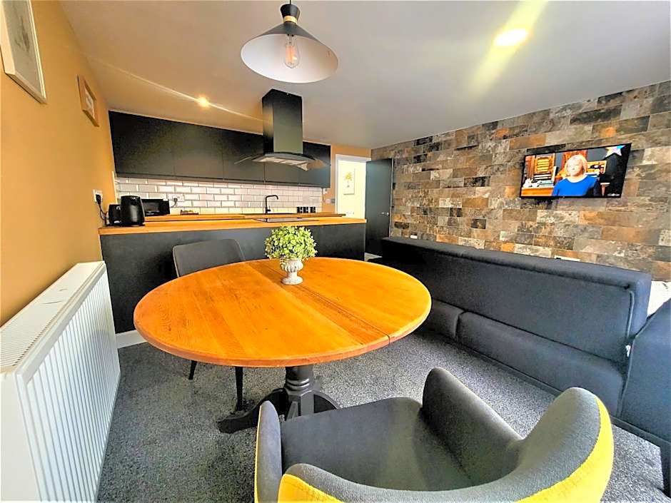 New County Hotel by RoomsBooked