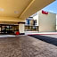 Red Roof PLUS & Suites Houston - IAH Airport SW