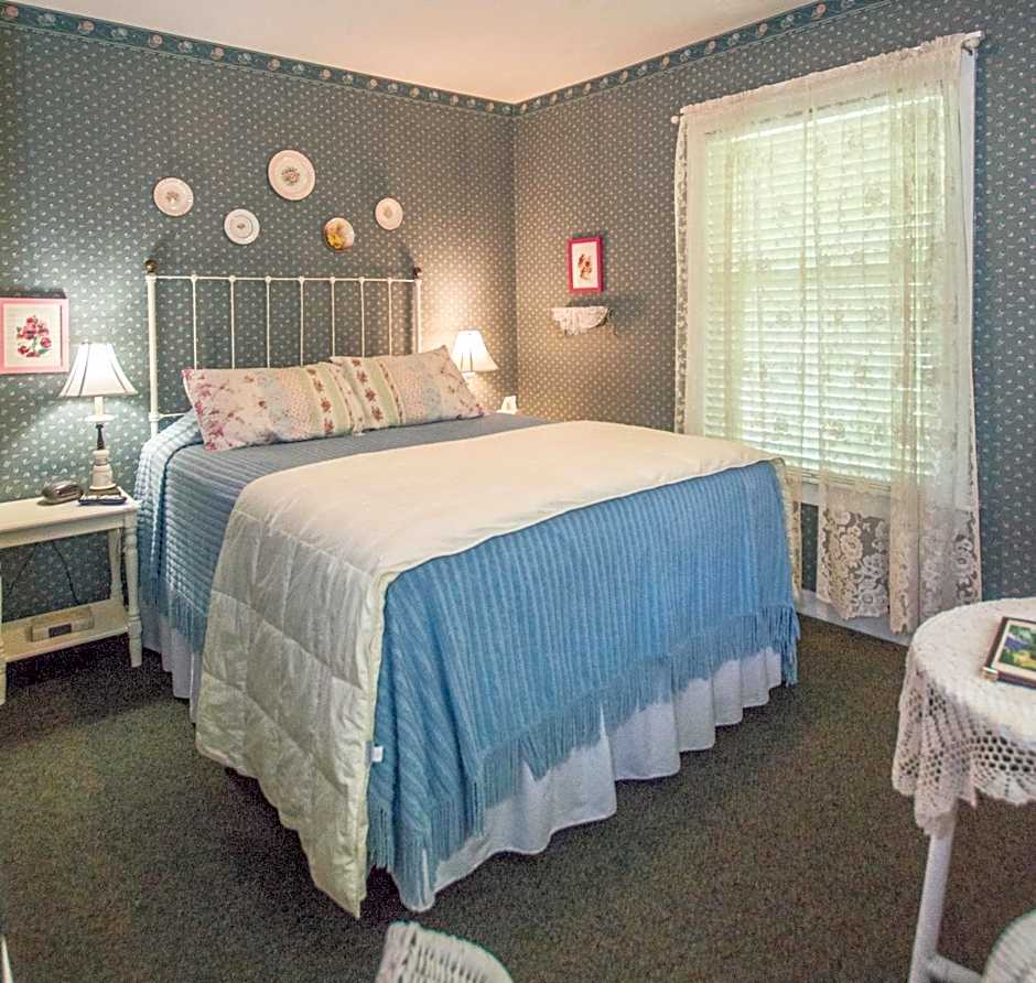 Terrace Inn and 1911 Restaurant