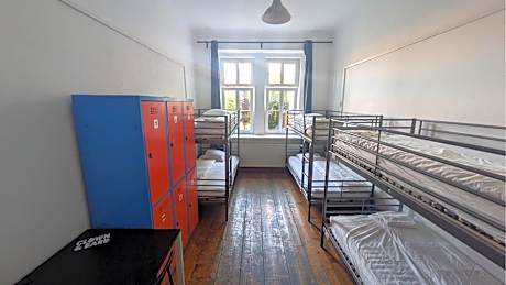 Bed in 6-Bed Mixed Dormitory Room