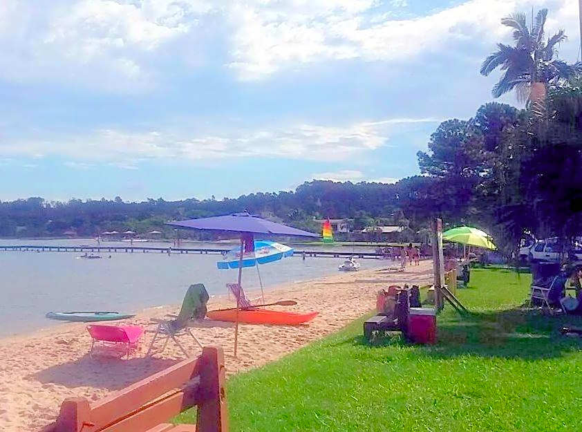 Apartamento TOP CLIMATIZADO em CRICIÚMA-SC - ótimo CUSTO-BENEFÍCIO - Cozinha completa - Cama Box - WiFI - Smart TV - Apps YouTube - NetFlix - Prime Vídeo - Garagem coberta - Portaria Digital 24h - Lugar sossegado e arborizado - Acomoda até 5 pessoas