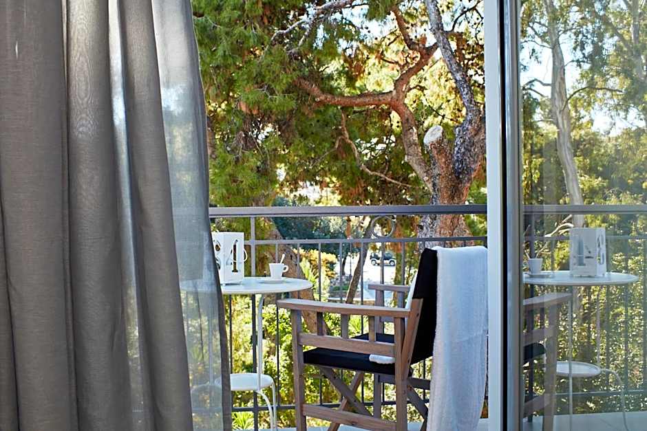 The Gardens Gallery Hotel