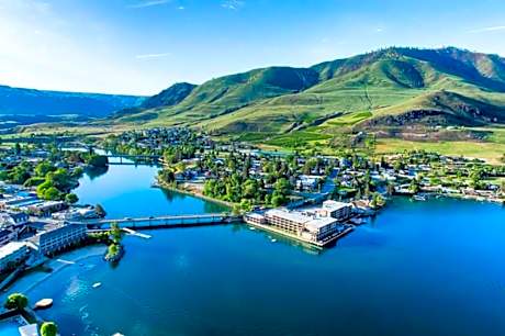 Grandview Lake Chelan- Waterfront View, Pool, Hot tub, Golf, 1 Min To Downtown