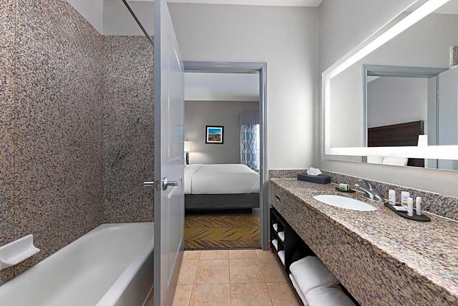 La Quinta Inn & Suites by Wyndham Brookshire