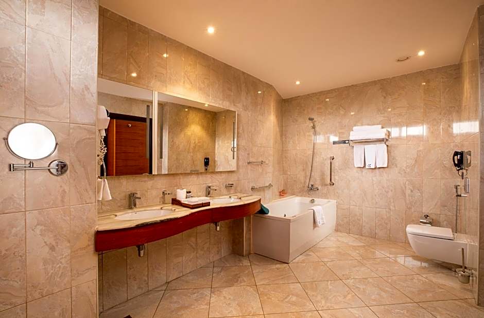 Golden Tulip Canaan Kampala