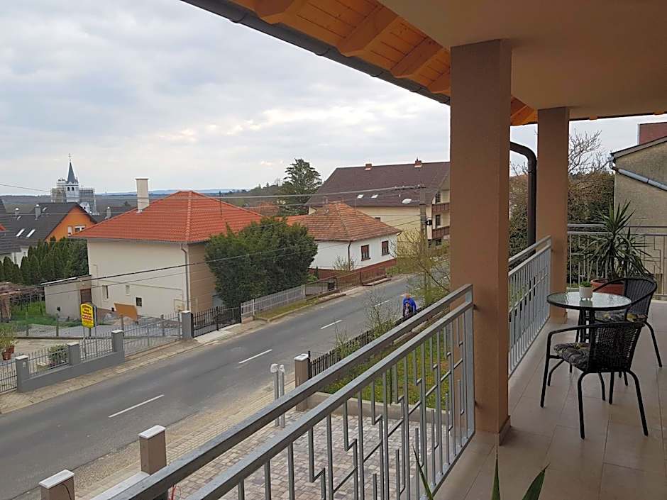 Flamingó Apartmanház