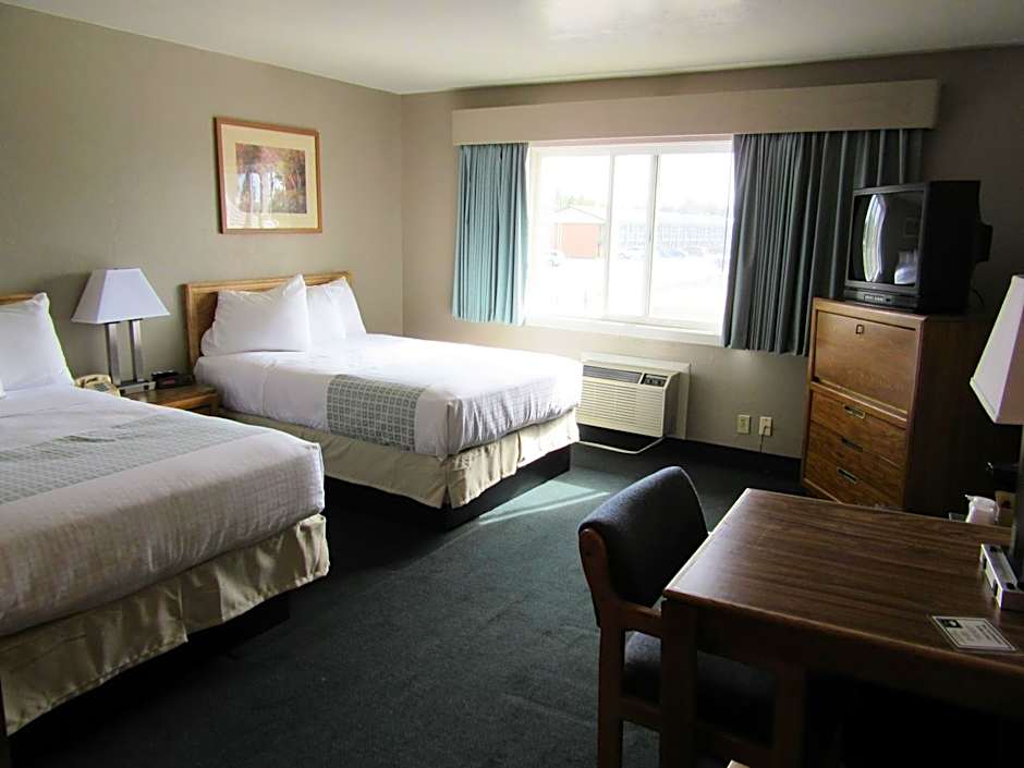 Photo 1 of 4 of 2 Queen Beds