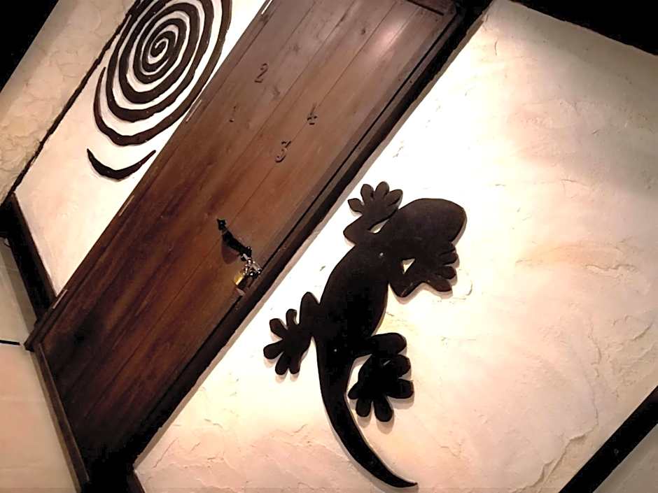 Taketomijima Guesthouse and je Taime