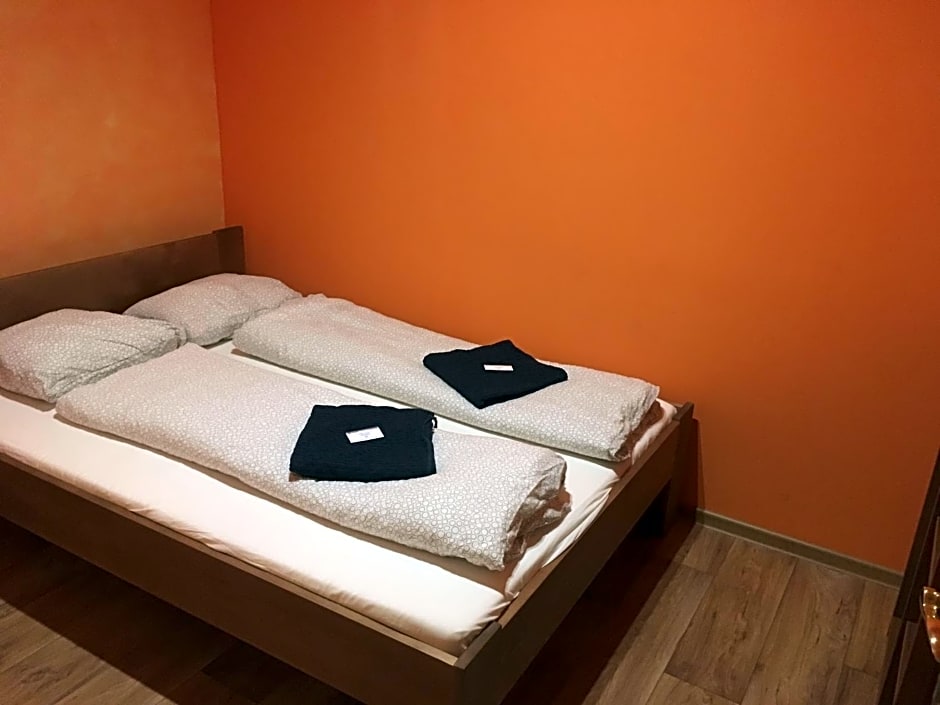 CB ROOMS/BED&SOUP