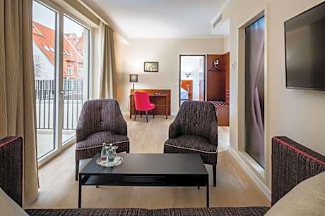 Suite with Double Bed and Sofa Bed - Annex