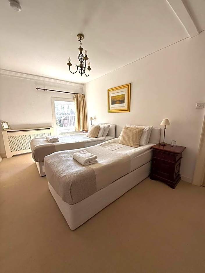 East Pallant Bed and Breakfast, Located in Large Georgian Townhouse in Central Chichester