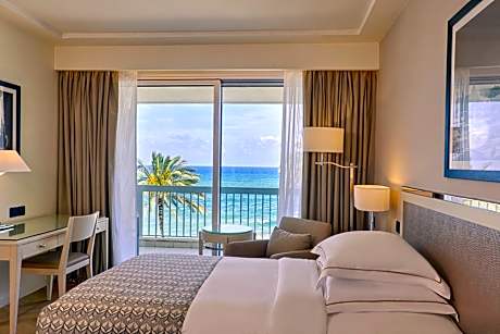 Deluxe King Room with Sea View