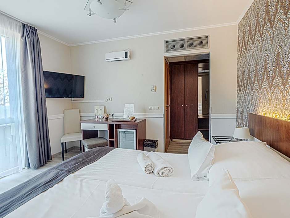 Holiday Beach Budapest Wellness Hotel with Sauna Park