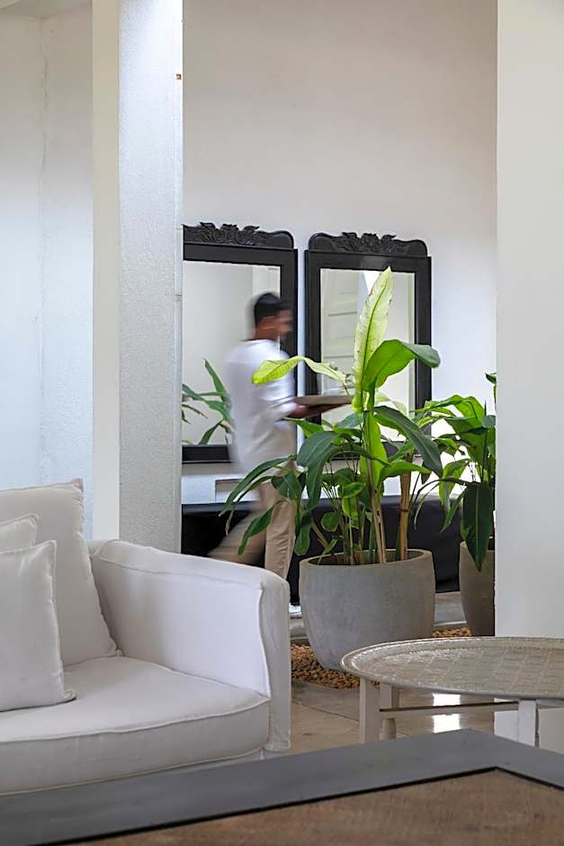 Arabella on Boossa Private Hotel