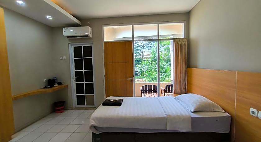 Royal Kencana Hotel powered by Cocotel