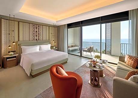 Deluxe Sea View King Room