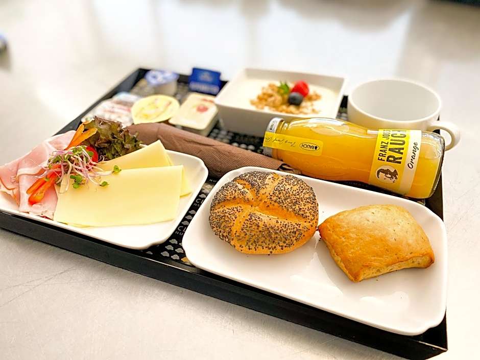 Blackhome Innsbruck City South I contactless check-in