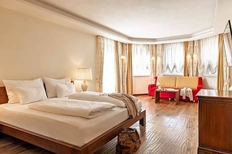 King Suite with Spa Bath