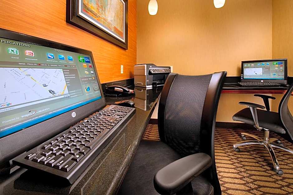 Holiday Inn Express & Suites Chambersburg By IHG