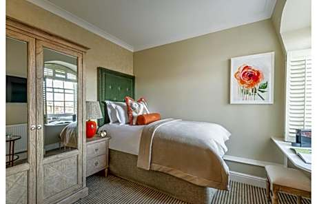 Single Room with Bathroom