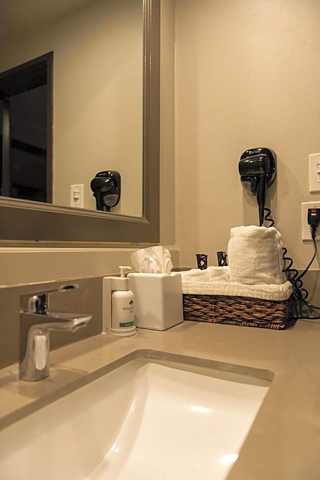 GreenTree Inn & Suites Los Angeles - Alhambra - Pasadena
