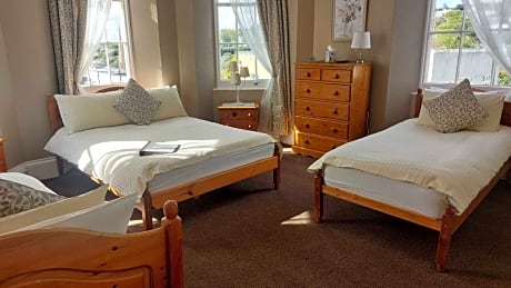 Quadruple Room with Private Bathroom