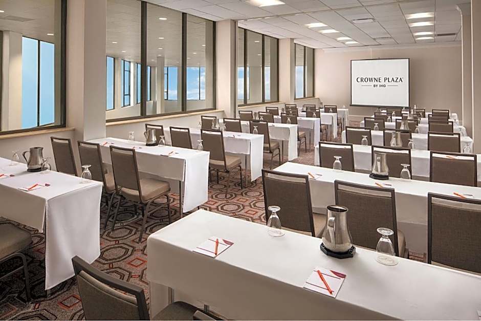 Crowne Plaza Dallas Market Ctr - Love Field By IHG