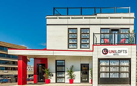 One Queen Bed Studio Building UNILOFT