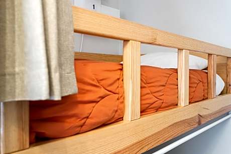 Bed in 4-Bed Mixed Dormitory Room