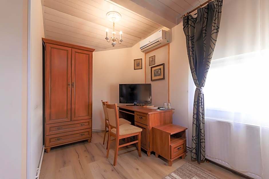 Vila Fortuna - Art O'Clock