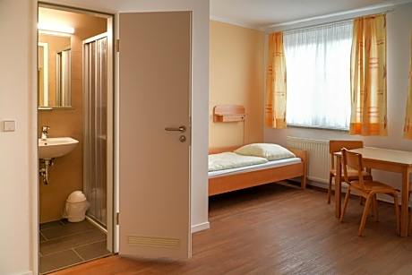 Twin Room with Private Bathroom