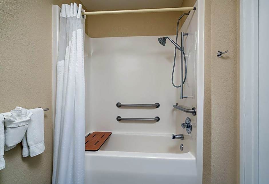 Holiday Inn Express Hotel & Suites Ames By IHG