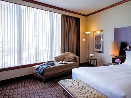 Executive Suite with 1 King size Bed