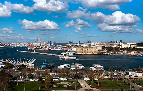 Deluxe King Room with Historic Peninsula Sea View