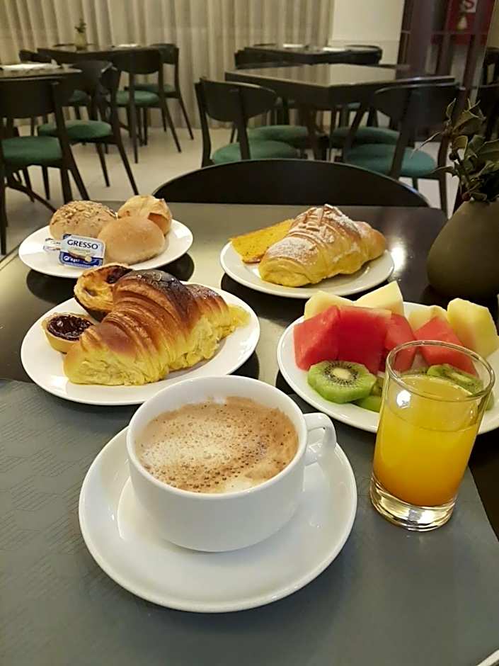 Apulia Praia Hotel