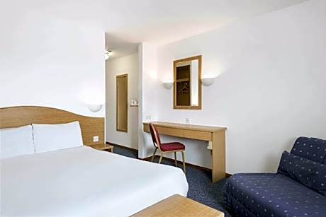 1 Double Bed Non-Smoking