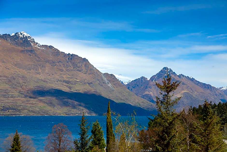Ramada by Wyndham Queenstown Central