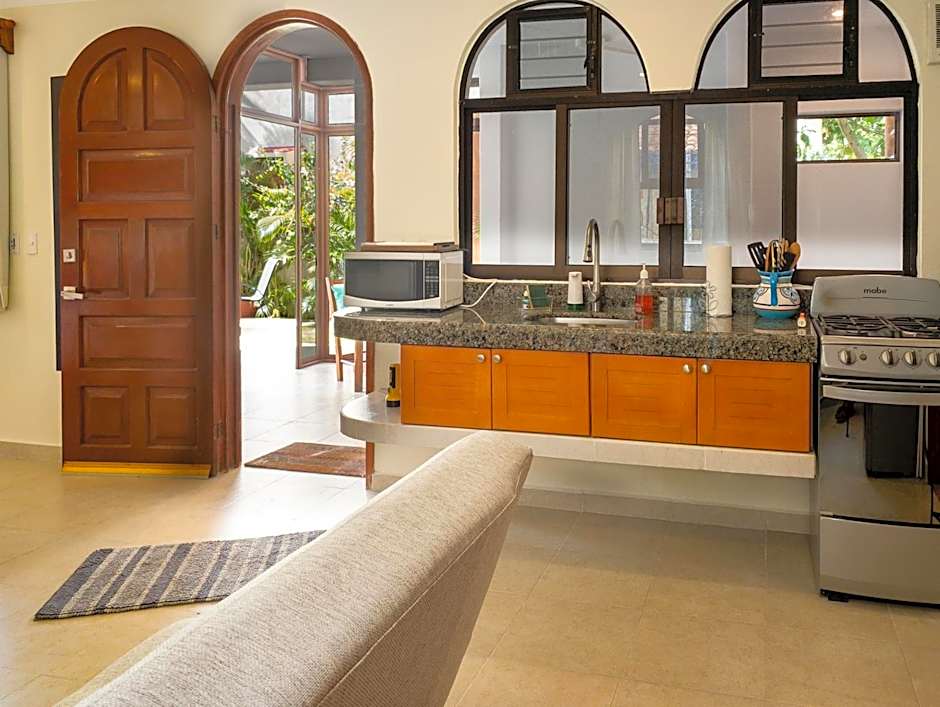 Casa Sonoma - Charming Condos Minutes from Beach & Reef