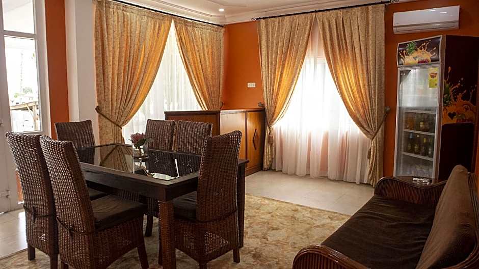 His Majestys Hotel