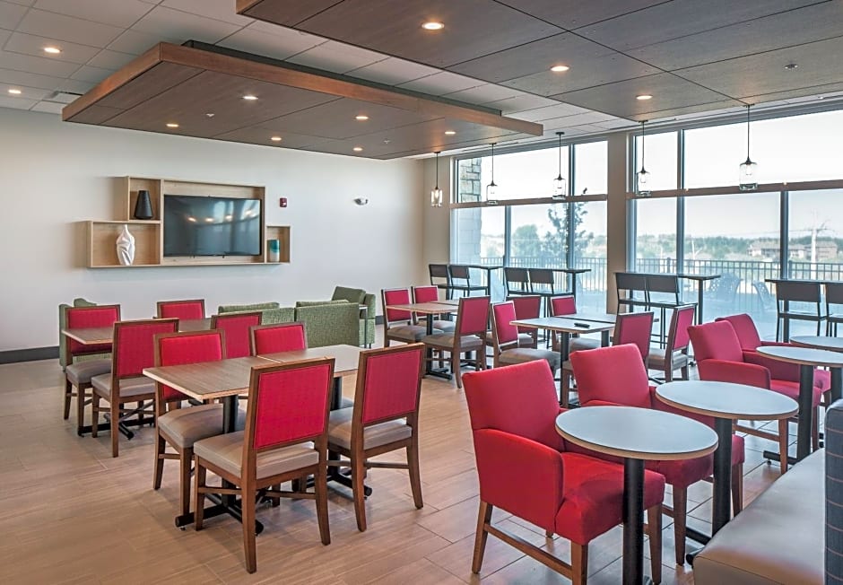 Holiday Inn Express And Suites West Omaha - Elkhorn By IHG