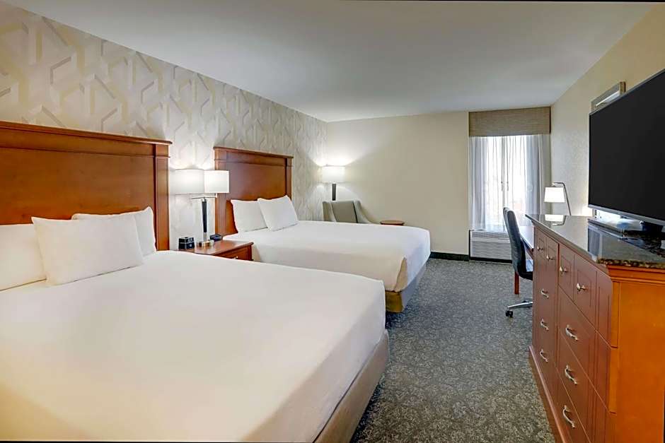 DRURY INN & SUITES CHARLOTTE UNIVERSITY PLACE