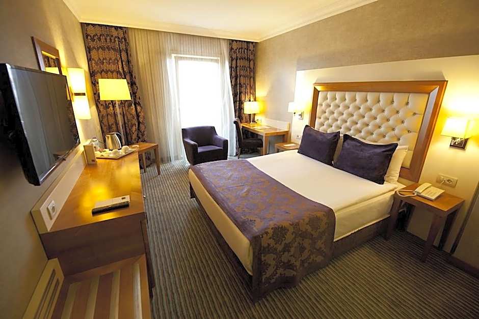 Tugcu Hotel Select