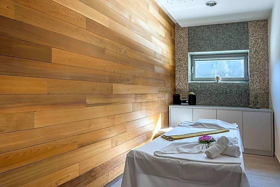HOTEL PECR WELL
