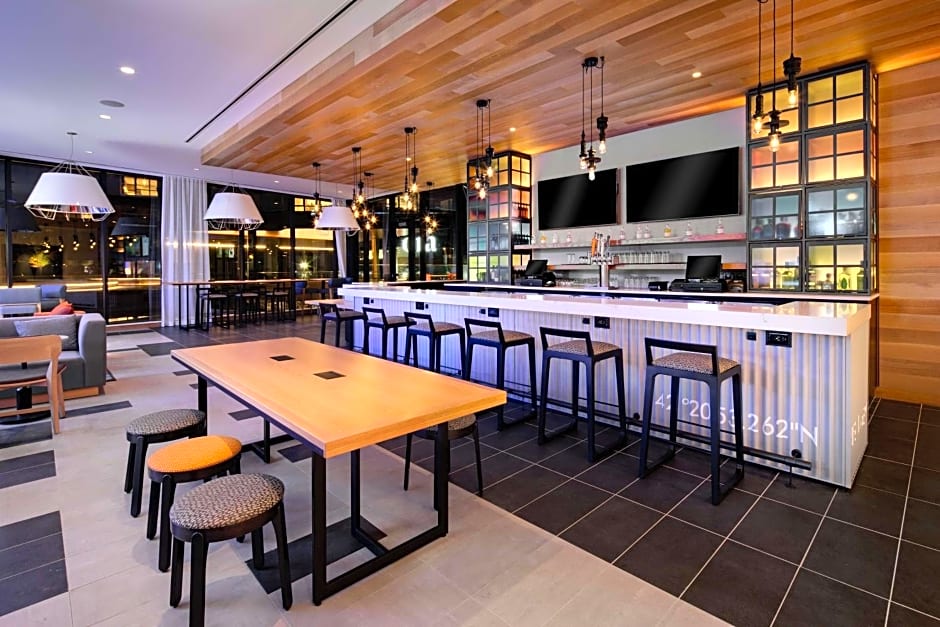Hyatt Place Boston/Seaport District