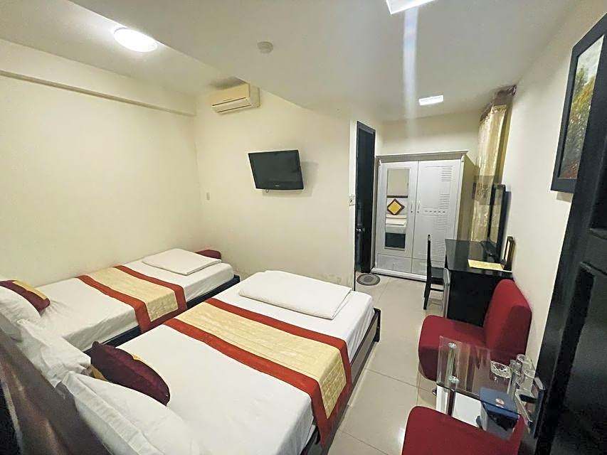 Canary Hue Hotel