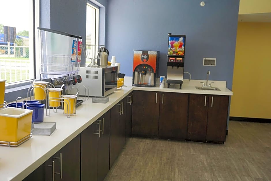 Days Inn by Wyndham Apopka/Orlando