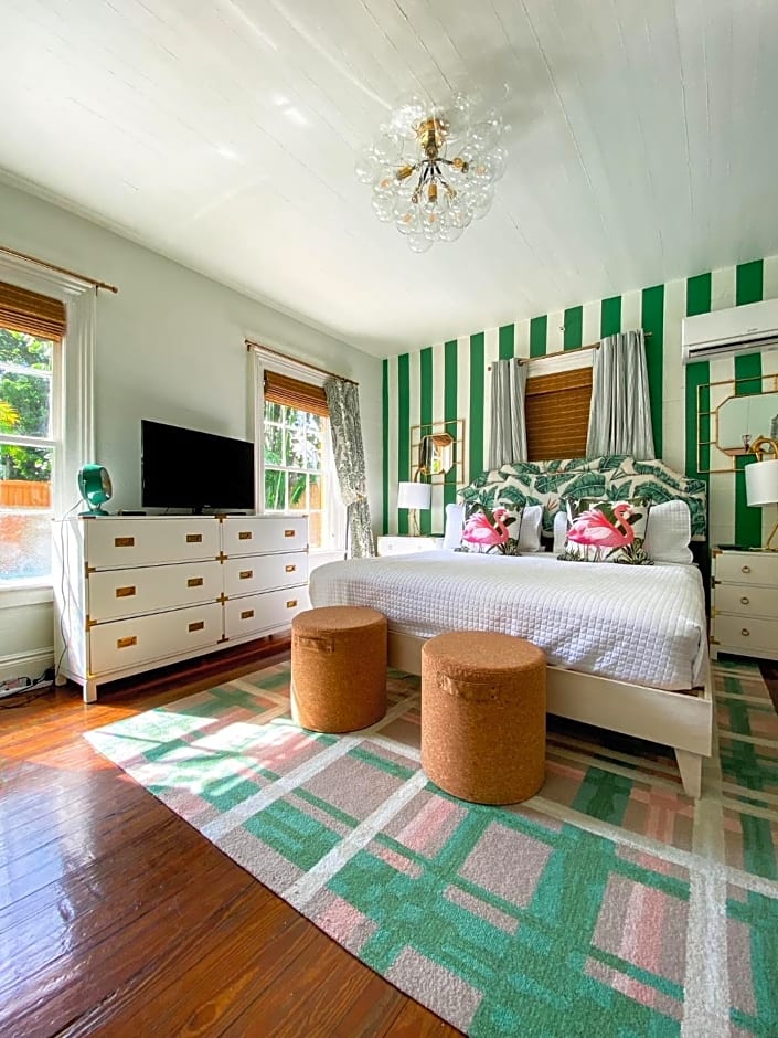 Marreros Guest Mansion - Adult Only