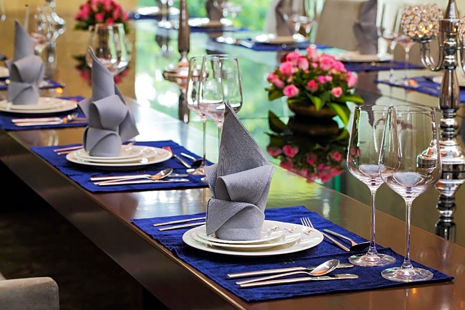 Central Palace Hotel