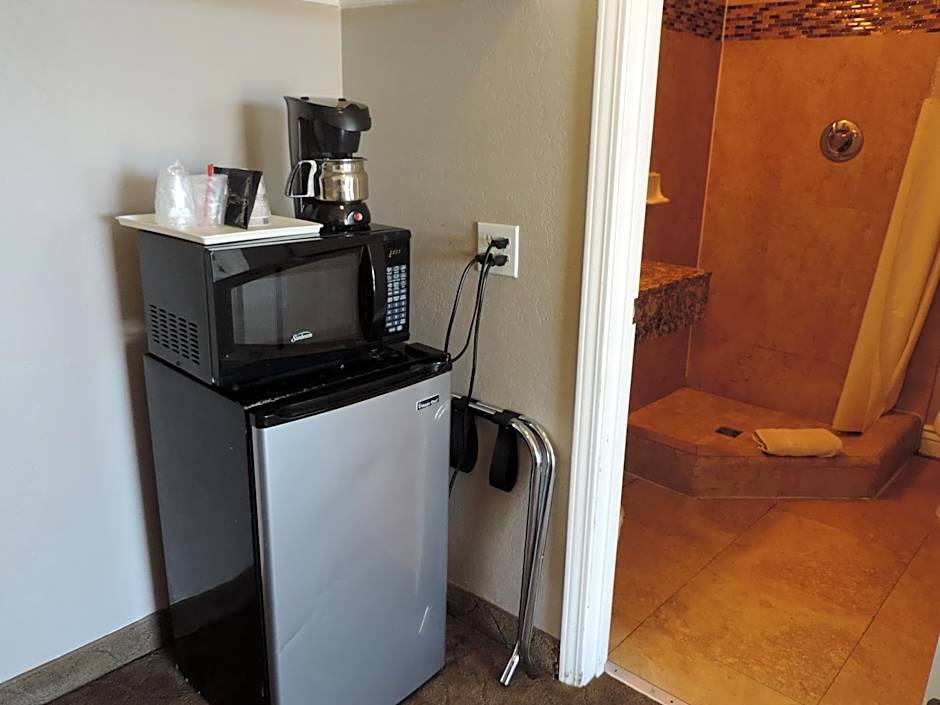 Lotus of Lompoc - A Great Hospitality Inn