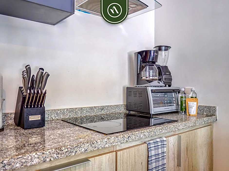 Brand New 2 BR Condo in Versalles - Rooftop Pool